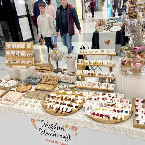 missliu handcraft-stall setup - Carol Liu